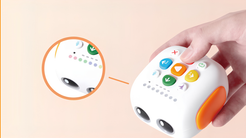 Trẻ học tư duy toán học và nhận biết hình khối cùng bộ học liệu Tale-Bot